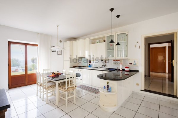 casa indipendente in vendita a Monte Vidon Corrado