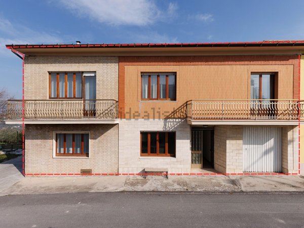 casa indipendente in vendita a Monte Vidon Corrado