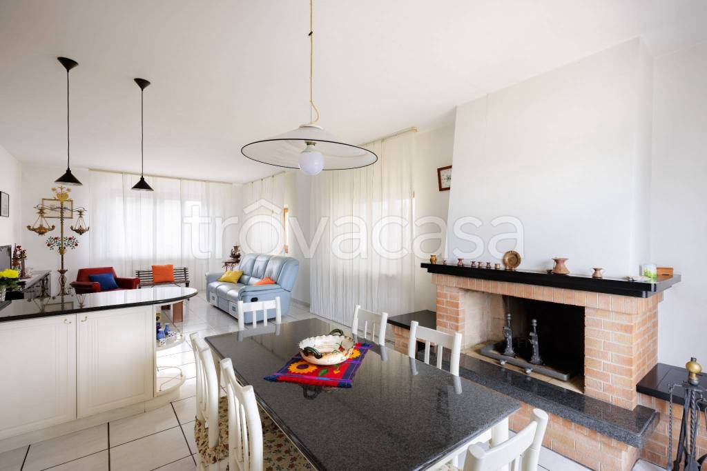 casa indipendente in vendita a Monte Vidon Corrado