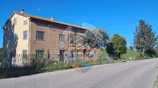 casa indipendente in vendita a Monte Vidon Corrado