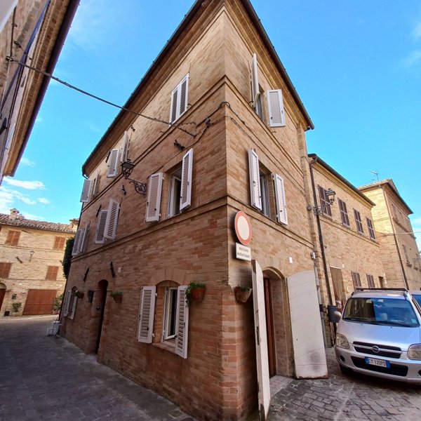 casa indipendente in vendita a Monte Vidon Corrado