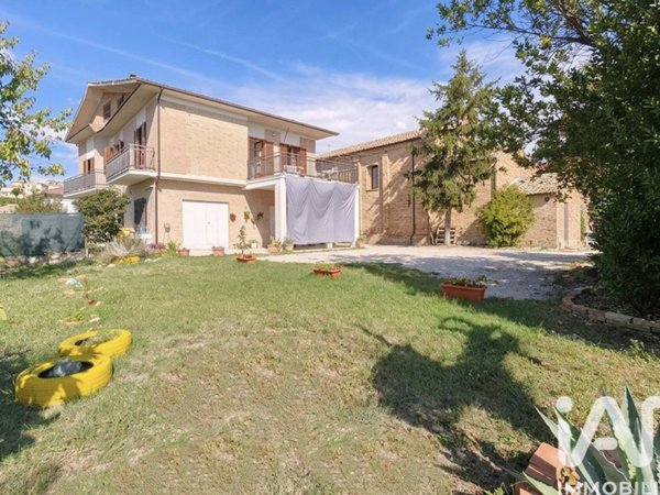 casa indipendente in vendita a Monte Vidon Corrado