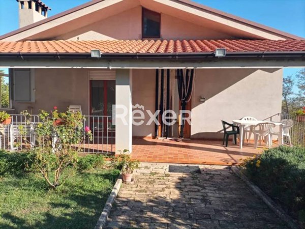 casa indipendente in vendita a Monte Vidon Corrado