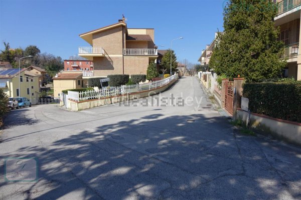 casa indipendente in vendita a Montottone