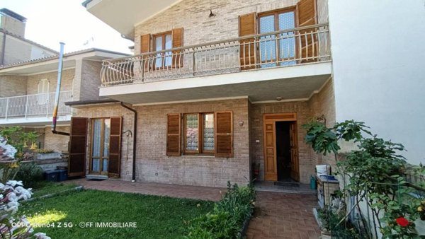 casa indipendente in vendita a Montottone