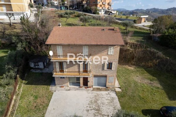 casa indipendente in vendita a Montottone