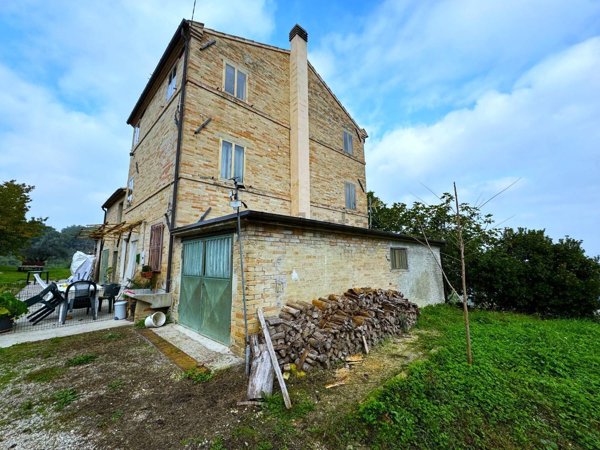 casa indipendente in vendita a Montottone