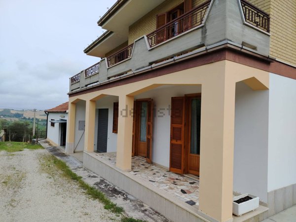 casa indipendente in vendita a Montottone