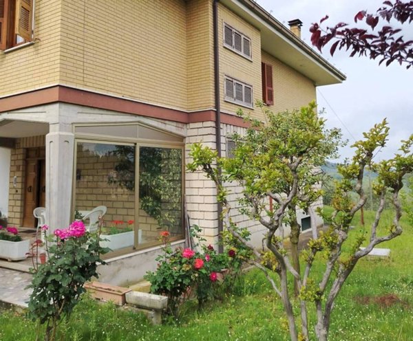 casa indipendente in vendita a Montottone