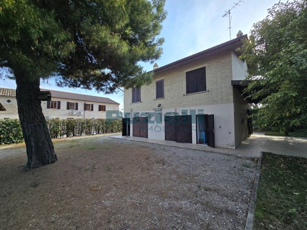 casa indipendente in vendita a Montottone