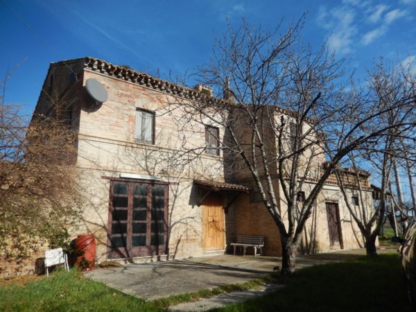 casa indipendente in vendita a Moresco
