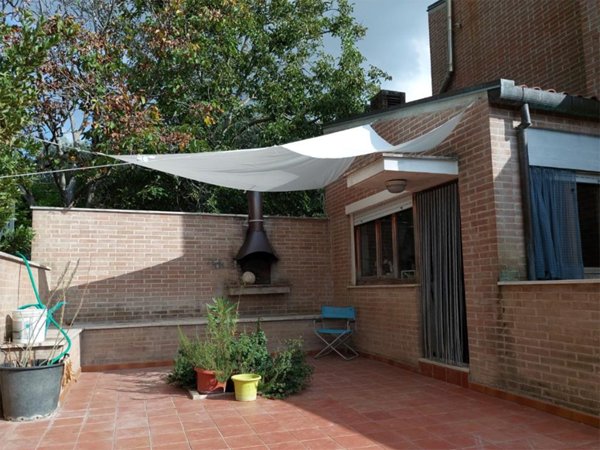 casa indipendente in vendita a Moresco