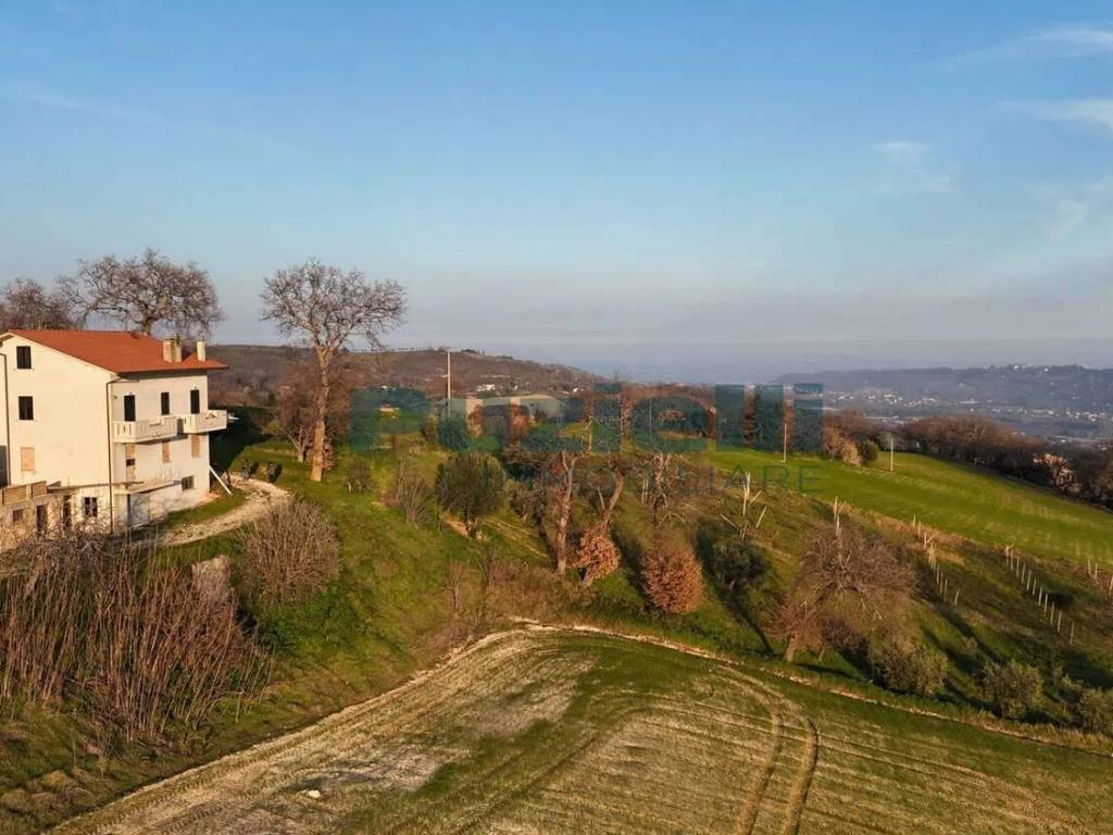 casa indipendente in vendita a Moresco