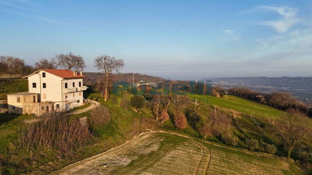 casa indipendente in vendita a Moresco