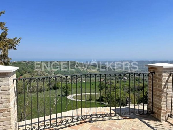 casa indipendente in vendita a Moresco