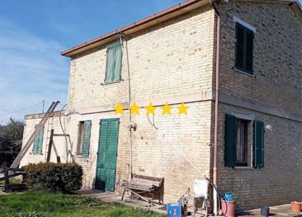 casa indipendente in vendita a Moresco
