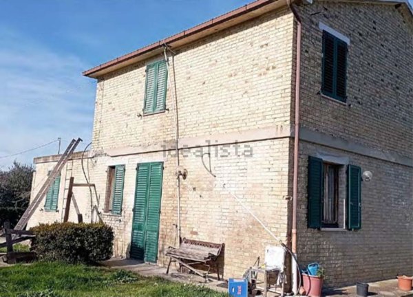 casa indipendente in vendita a Moresco