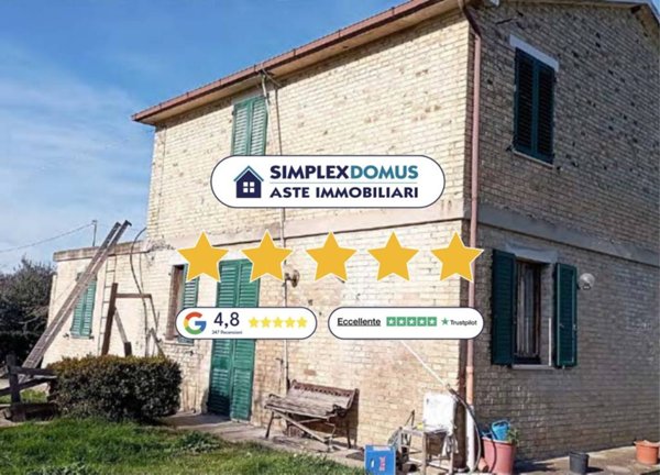 casa indipendente in vendita a Moresco