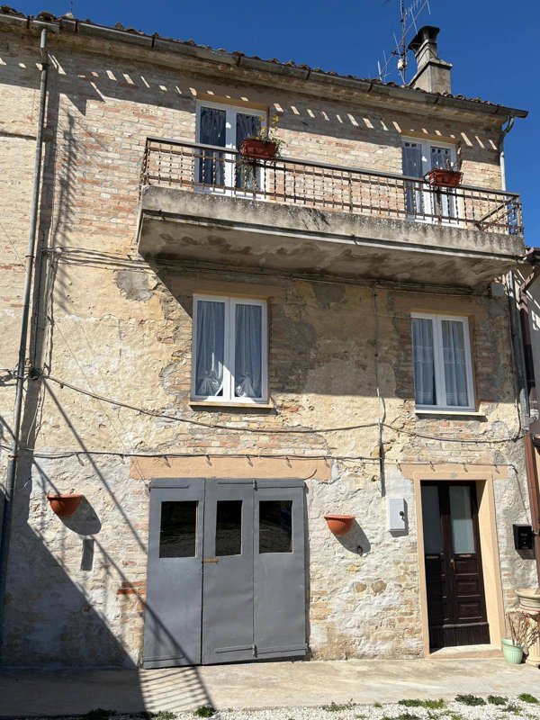 casa indipendente in vendita a Moresco