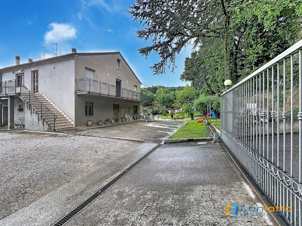 pentavano in vendita a Moresco