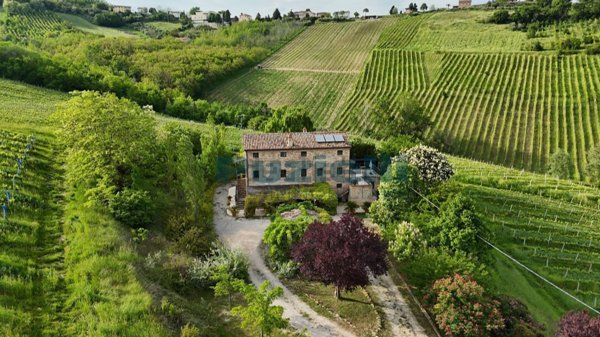 casa indipendente in vendita ad Ortezzano
