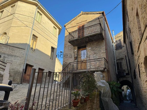 casa indipendente in vendita ad Ortezzano