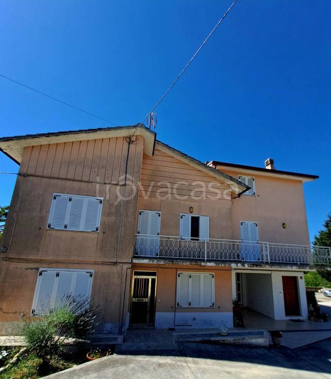 casa indipendente in vendita ad Ortezzano