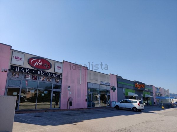 locale commerciale in vendita a Pedaso