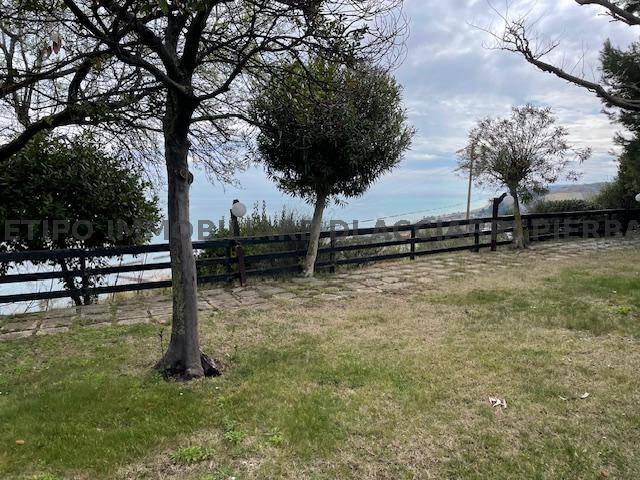 casa indipendente in vendita a Pedaso