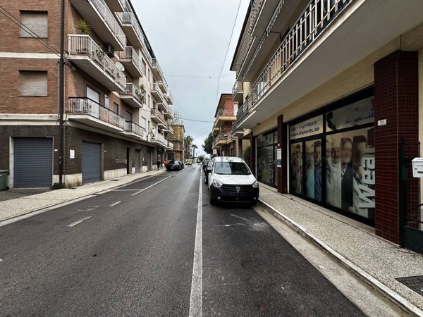 locale commerciale in vendita a Pedaso