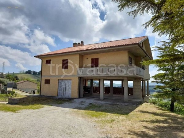 casa indipendente in vendita a Petritoli