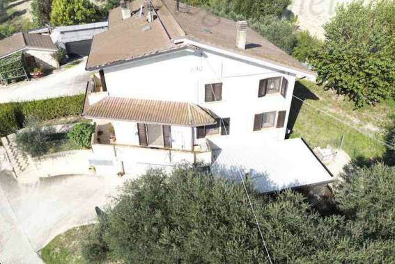 casa indipendente in vendita a Petritoli