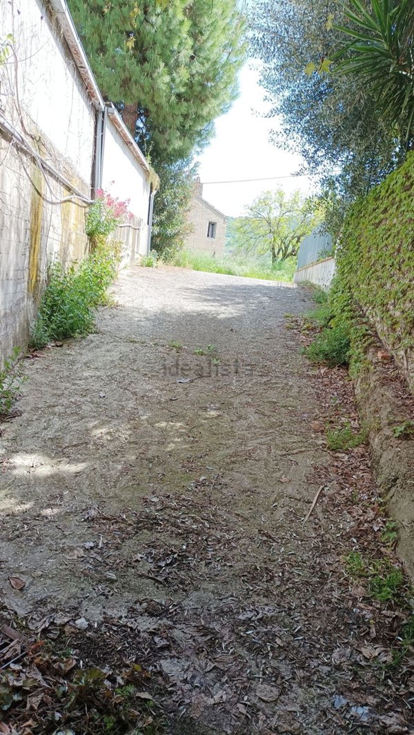 ufficio in vendita a Petritoli in zona Valmir