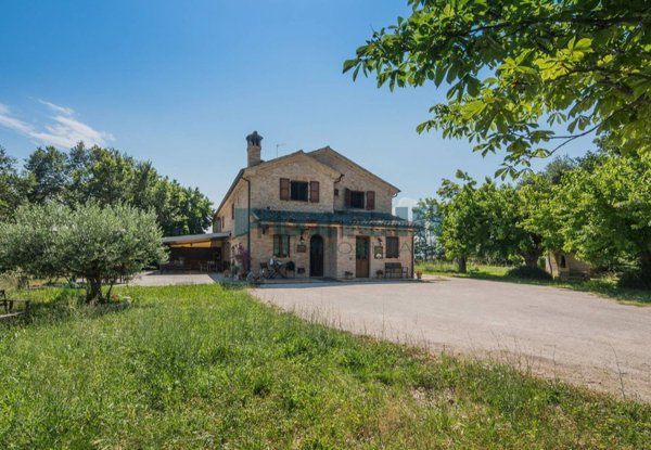 casa indipendente in vendita a Petritoli