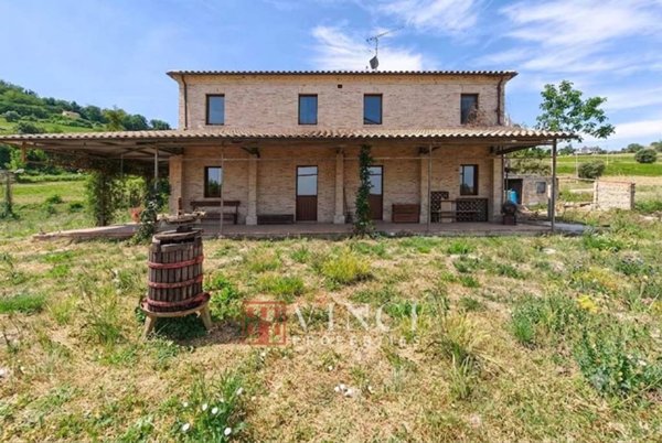 casa indipendente in vendita a Petritoli