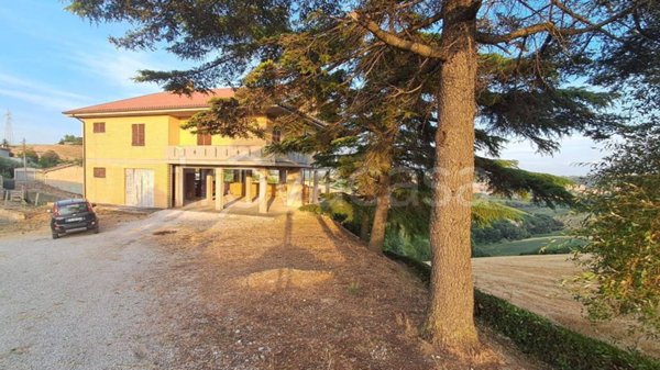casa indipendente in vendita a Petritoli in zona Moregnano