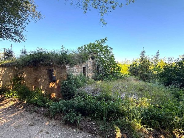 casale in vendita a Petritoli in zona Moregnano