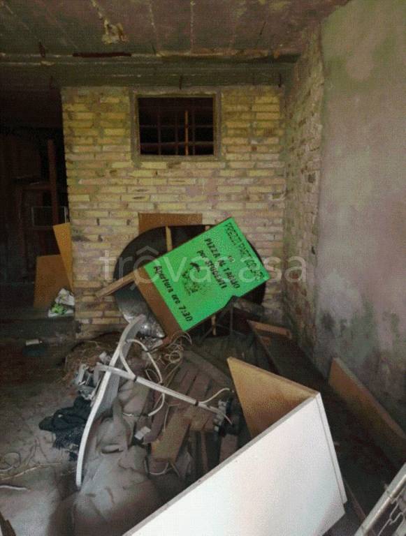 negozio in vendita a Ponzano di Fermo
