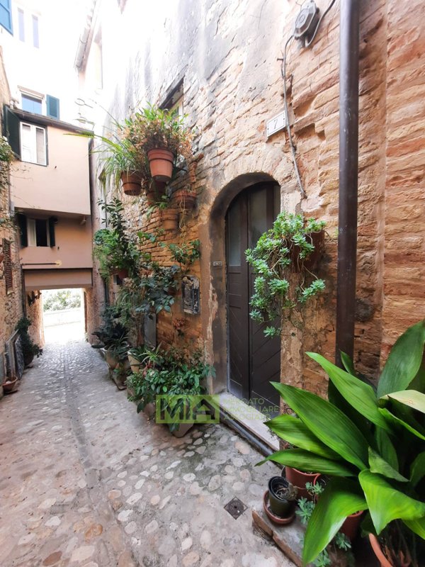 intera palazzina in vendita a Ponzano di Fermo