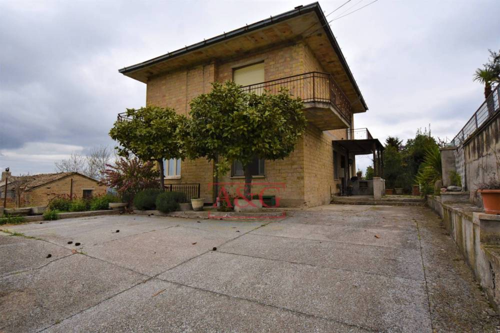 casa indipendente in vendita a Ponzano di Fermo