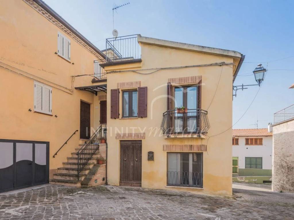 casa indipendente in vendita a Ponzano di Fermo in zona Torchiaro