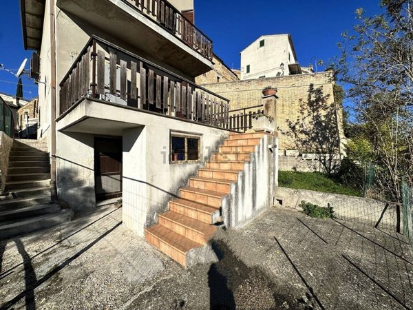 casa indipendente in vendita a Ponzano di Fermo in zona Torchiaro