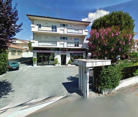 negozio in vendita a Ponzano di Fermo in zona Capparuccia