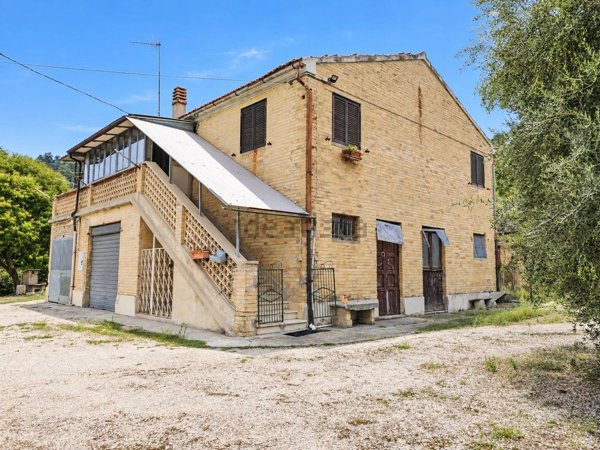 casa indipendente in vendita a Ponzano di Fermo in zona Torchiaro