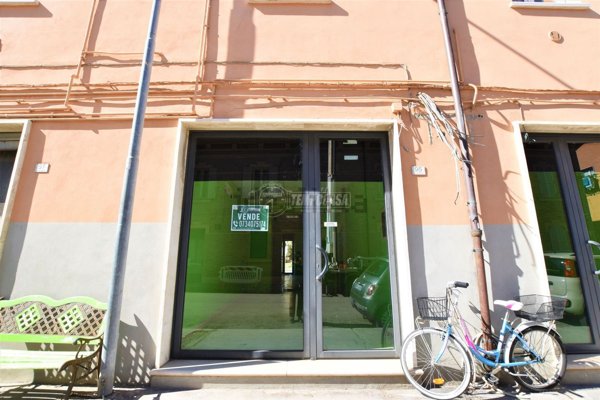 locale commerciale in vendita a Porto San Giorgio