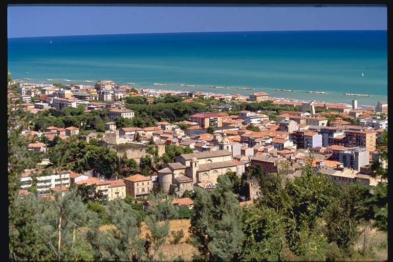 intera palazzina in vendita a Porto San Giorgio