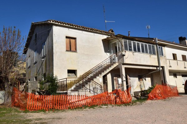 locale di sgombero in vendita a Porto San Giorgio