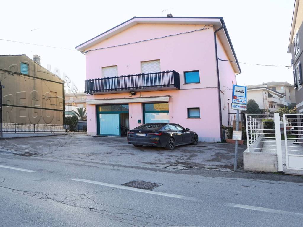 intera palazzina in vendita a Porto San Giorgio