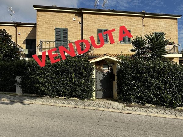 casa indipendente in vendita a Porto San Giorgio