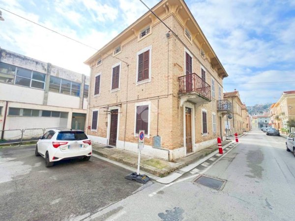 casa indipendente in vendita a Porto San Giorgio